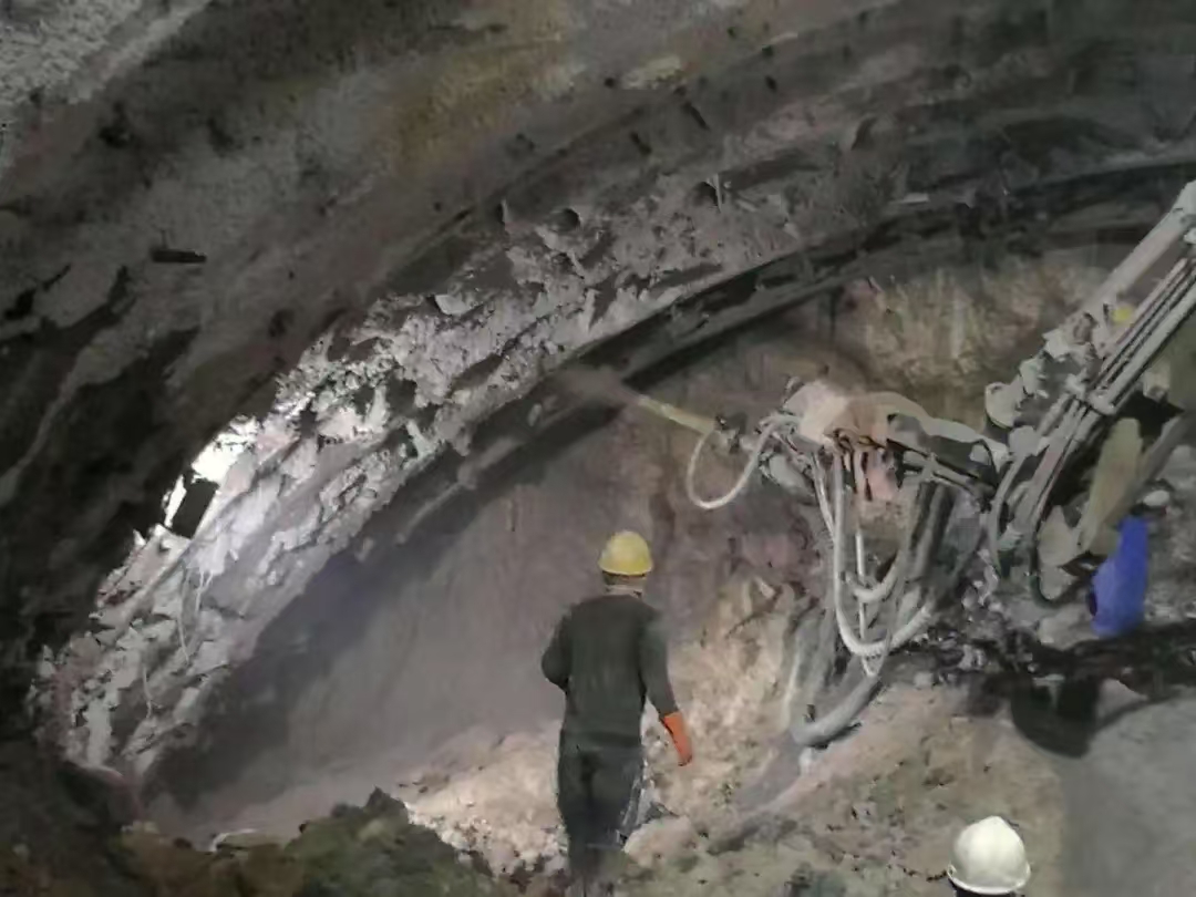 鹤山隧道喷射混凝土如何有效控制回弹量   